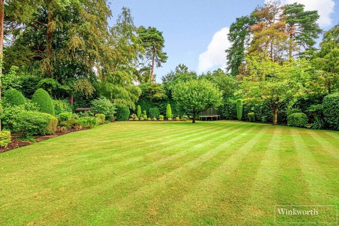 Heath Rise, Wentworth Estate, GU25