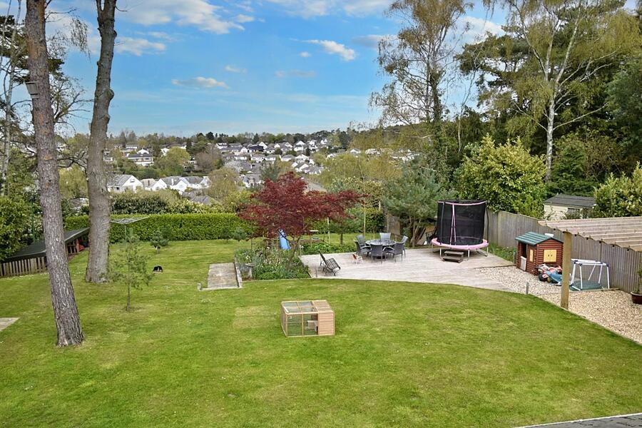 AVIEW OF GARDEN.JPG
