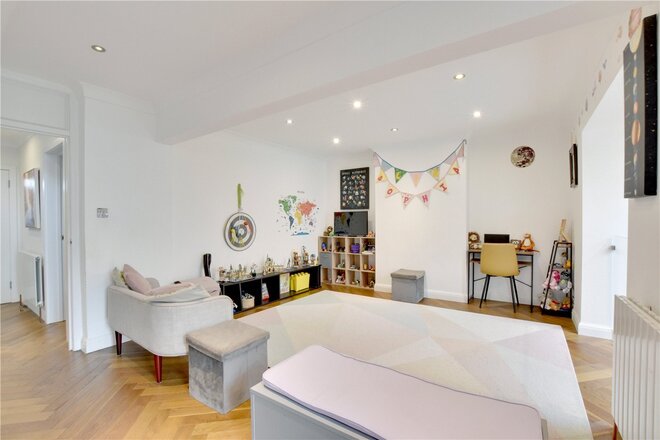 Kidbrooke Park Road, Blackheath, SE3