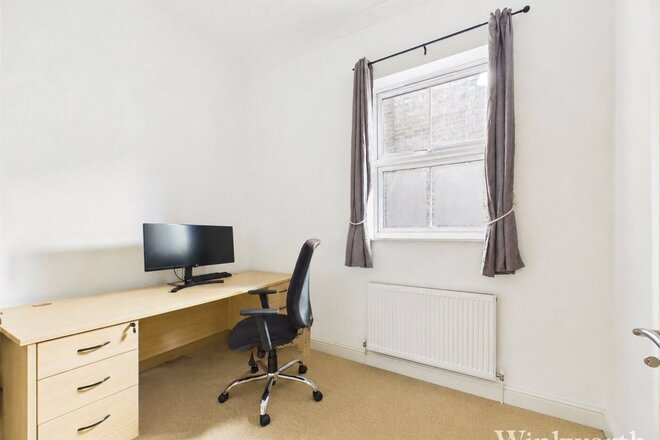 Livens Court, Ealing, W13