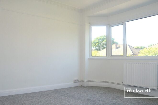 Connaught Road, Barnet, EN5