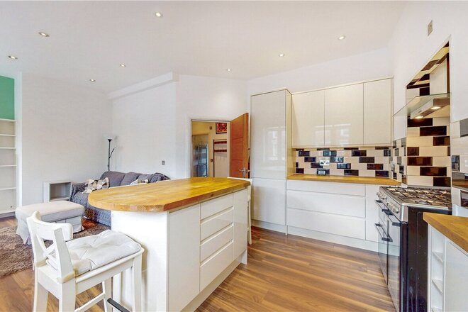 Torriano Avenue, London, NW5