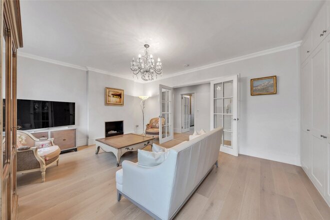 Randolph Avenue, London, W9