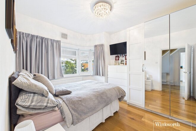 Winston Avenue, London, NW9