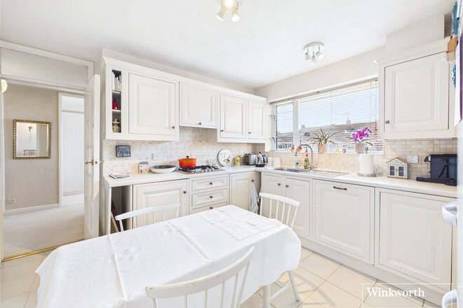 St. Peter's Court, London, NW4
