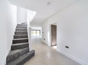 Highview Avenue, Edgware, HA8