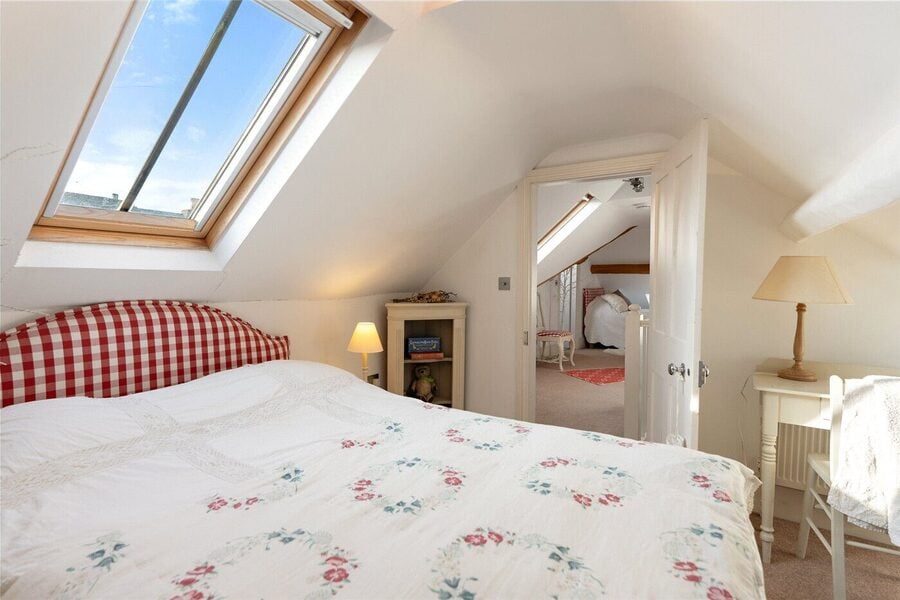 Top Floor Main Bed