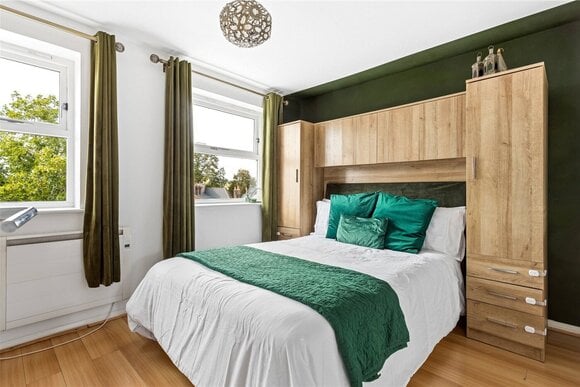 Henry Doulton Drive, London, SW17