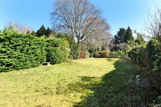Fir Tree Road, Surrey, KT17