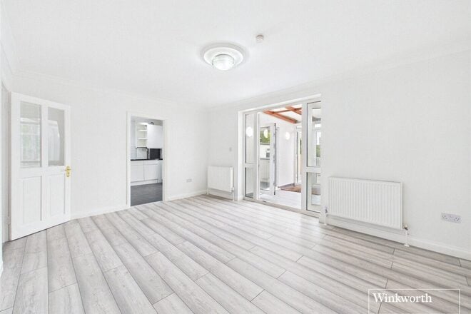 Sturgess Avenue, London, NW4