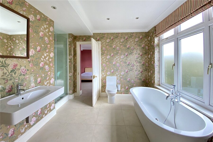 Main Bedroom Ensuite
