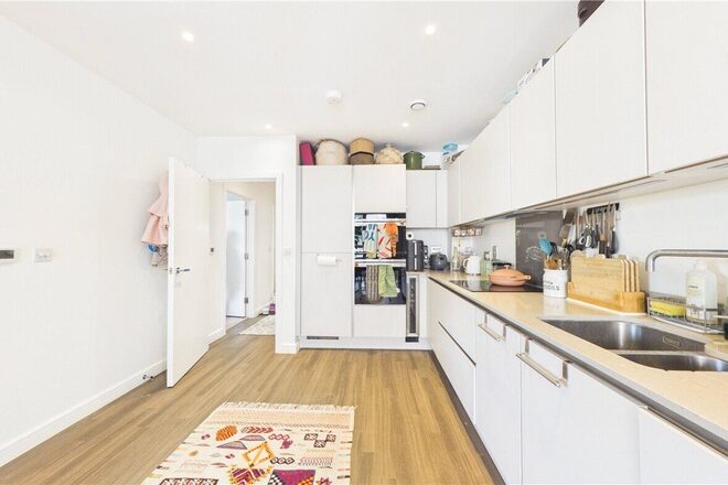Bollo Bridge Road, London, W3