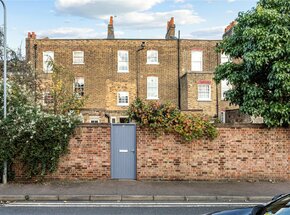 Smalley Close, London, N16