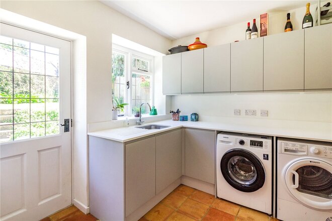 Cleeve Road, Cheltenham, GL52