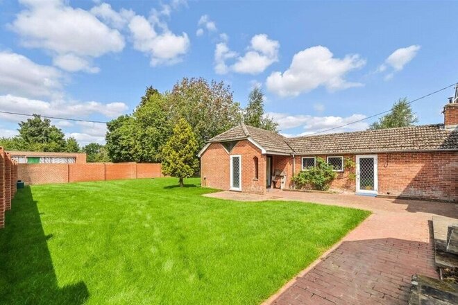 Butts Green, Romsey, SO51