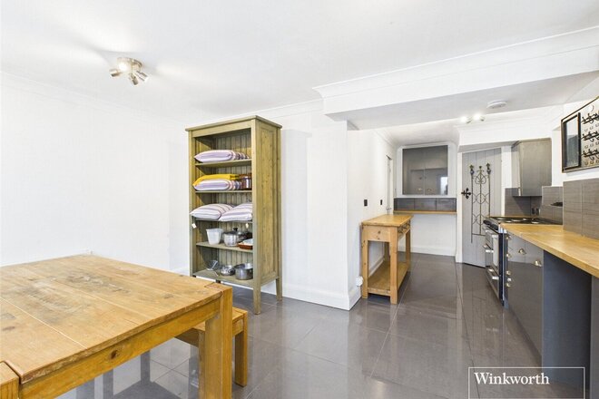 Fairford Road, Reading, RG31