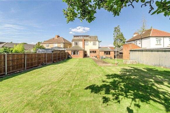 Main Road, Northampton, NN5
