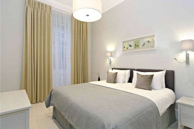 Queen's Gate, London, SW7