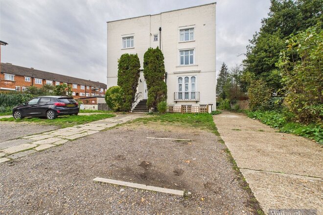 Ewell Road, Surbiton, KT6