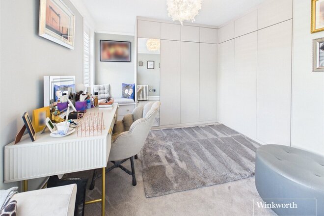 The Avenue, Reading, RG7