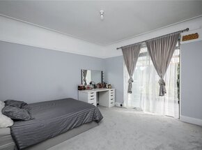 Evelyn Grove, London, W5