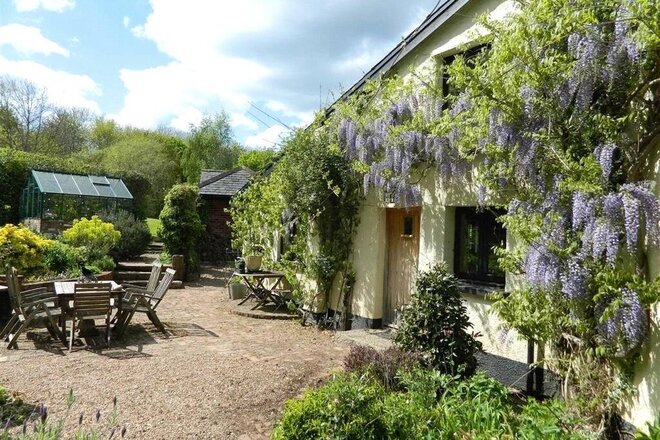 Barton Cottage, Exeter, EX2