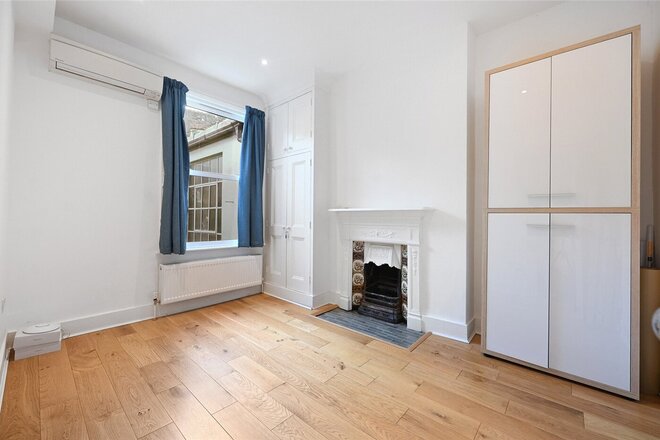 Frithville Gardens, London, W12