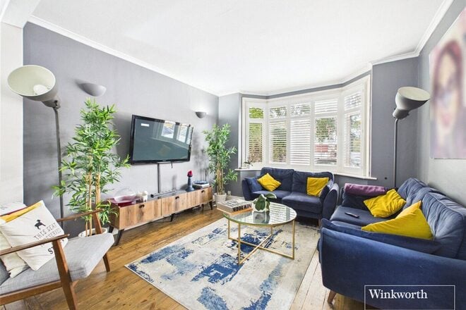 Farm Road, Edgware, HA8
