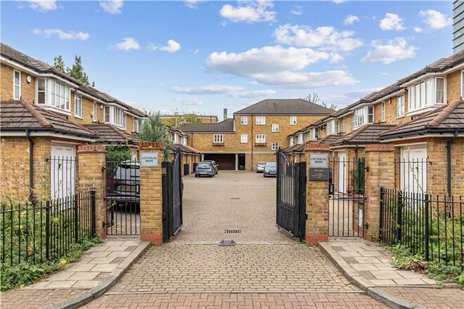 Cottesloe Mews, London, SE1