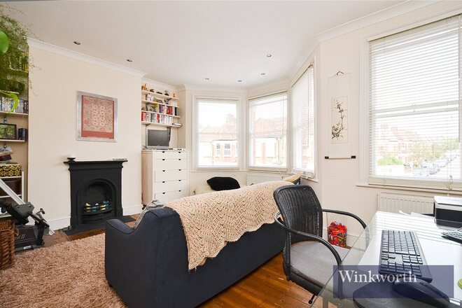 Kirkstall Avenue, London, N17