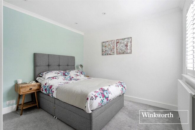 Connaught Road, Barnet, EN5