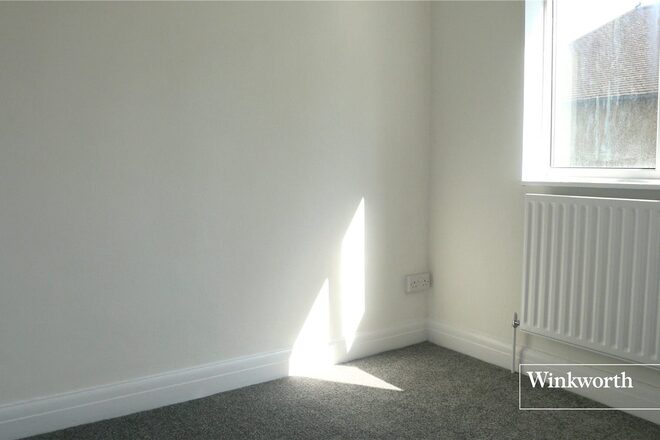 Connaught Road, Barnet, EN5