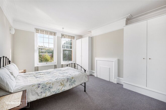 Sutton Court, London, W4