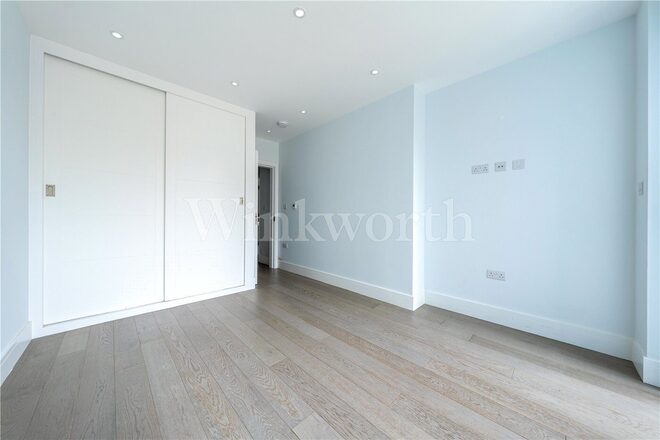 The Vale, London, NW11