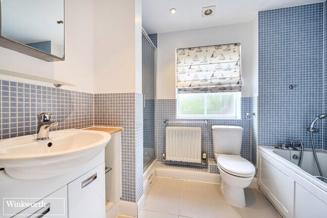 Otterbourne Walk, Sherfield On Loddon, RG27