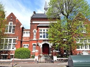 Roan Court, London, SE10