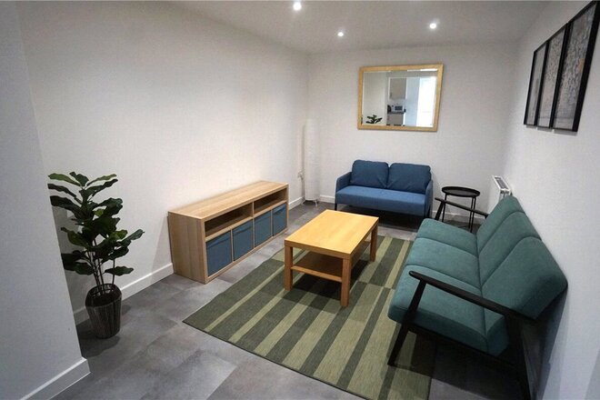 Slade Baker Way, Bristol, BS16