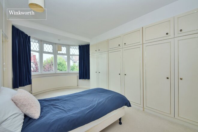 Leyfield, Worcester Park, KT4