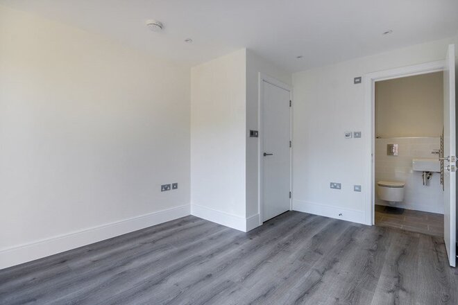 Brownlow Road, London, N11
