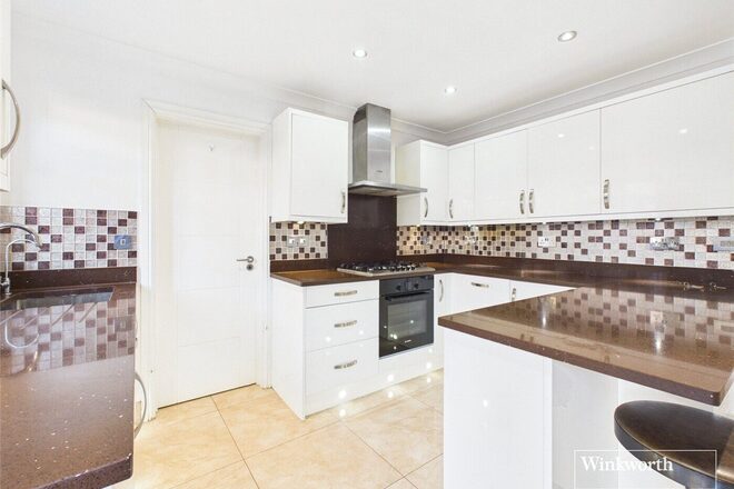 Burniston Close, Reading, RG6