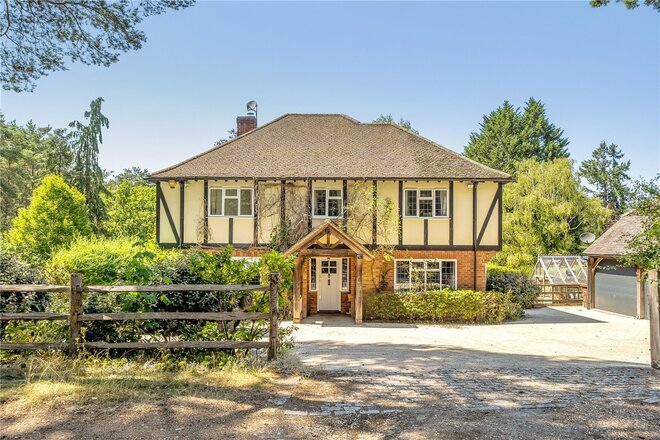 Sandy Lane, Farnham, GU10