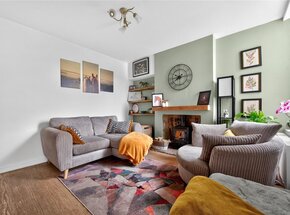 Oxenden Road, Farnham, GU10