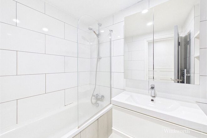 First Avenue, London, NW4