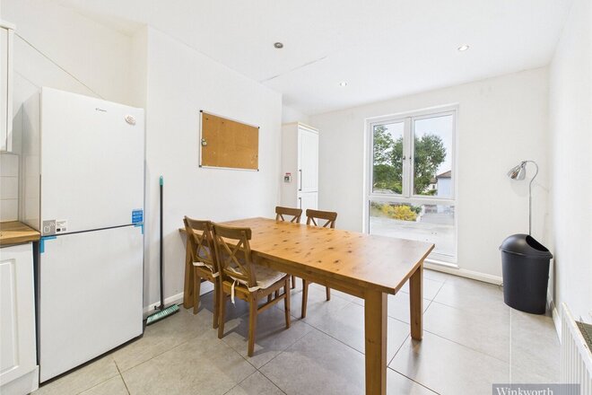 Maple Road, Surbiton, KT6