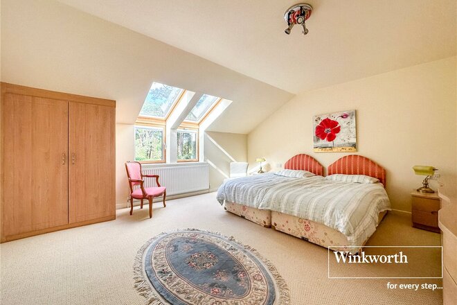 Old Pines Close, Dorset, BH22