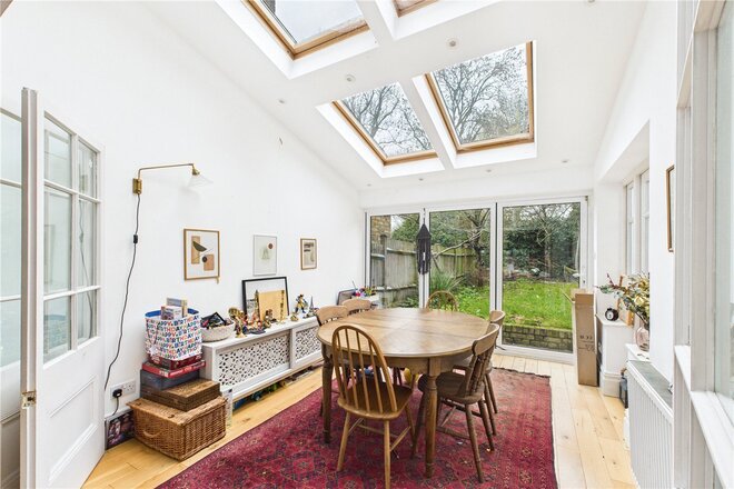 Herne Hill Road, London, SE24