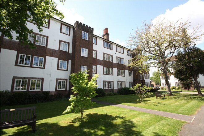 Gloucester Court, Kew Gardens, TW9