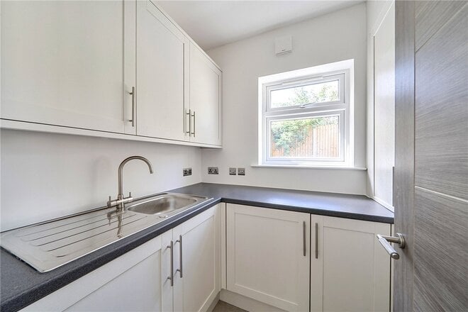 Highview Avenue, Edgware, HA8