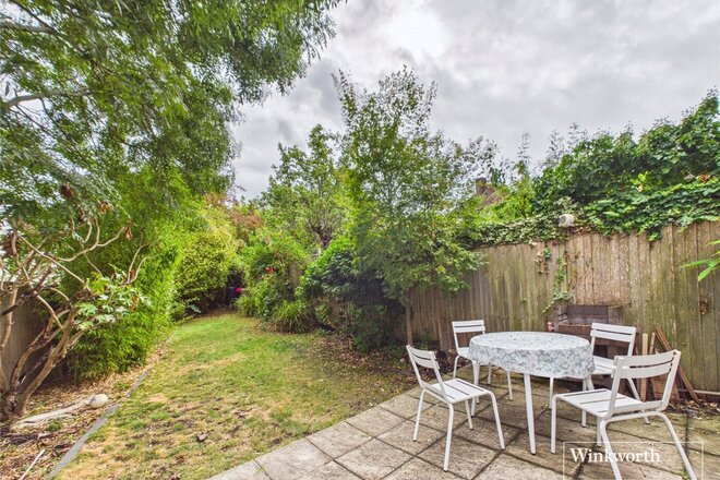 Newark Way, Hendon, NW4