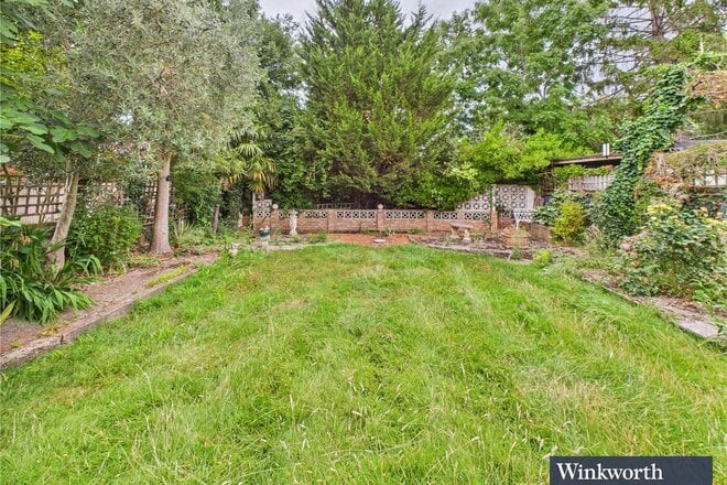 Methuen Road, Edgware, HA8